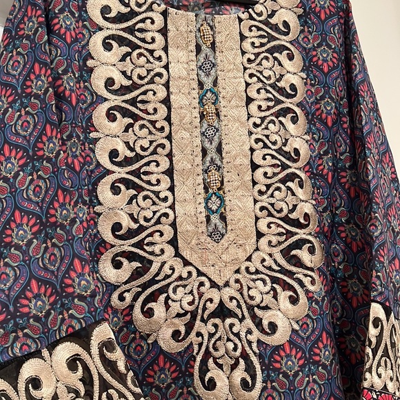 Pakistani Kurta - Picture 3 of 6